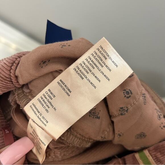 Pilcro Yaya Mid-Rise Crop Flare Corduroy Jeans Size 27 - Picture 13 of 13